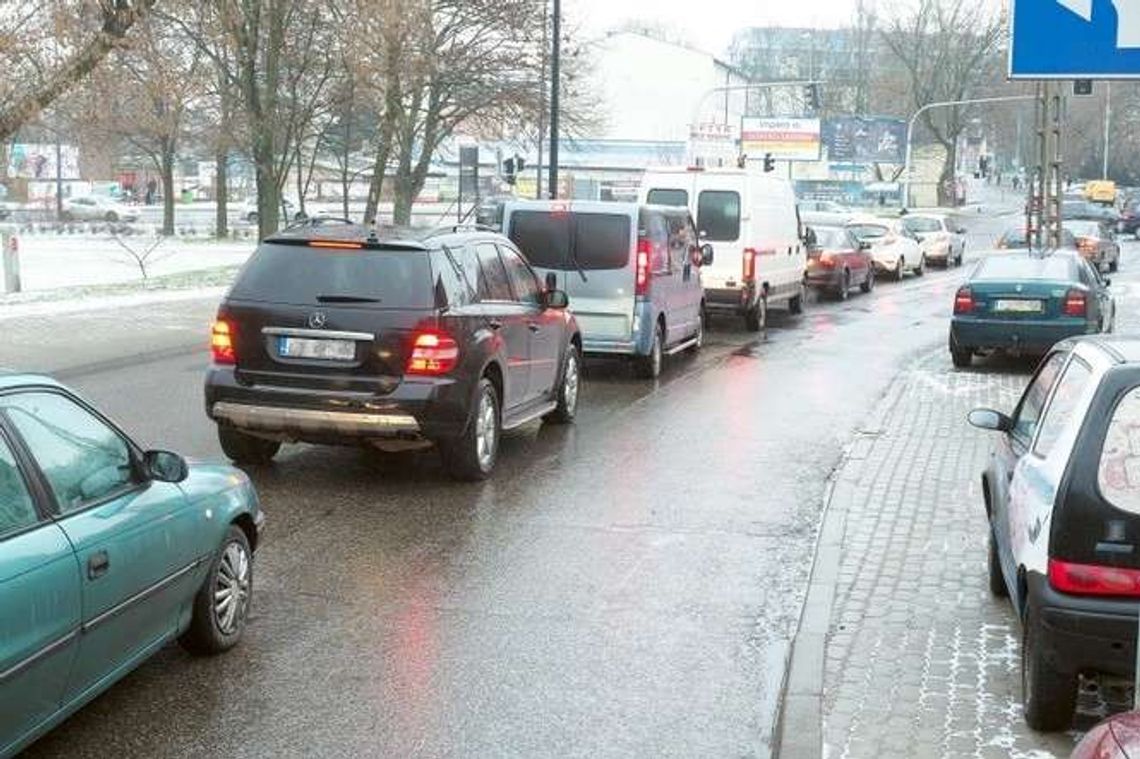 Jak odkorkować to skrzyżowanie? Nasz Czytelnik ma pomysł, co na to Urząd Miasta?