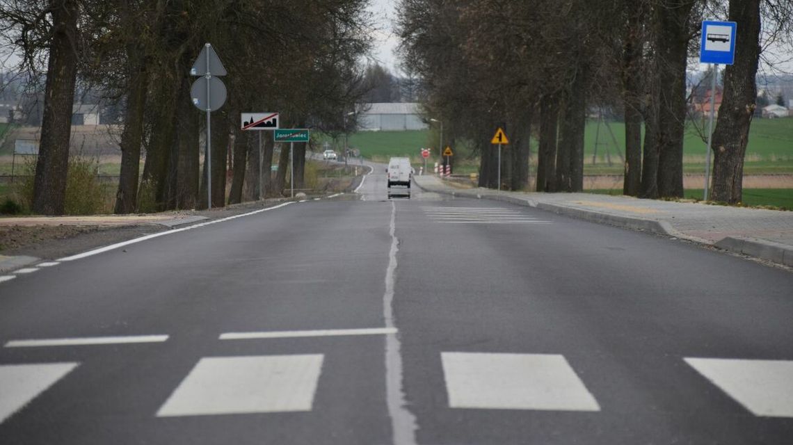 Jak po stole. Kawałek powiatowej drogi ma nowy asfalt