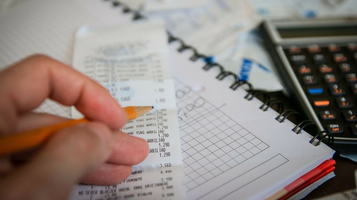 Jak Polak płaci: rachunki za wodę i gaz mogą poczekać