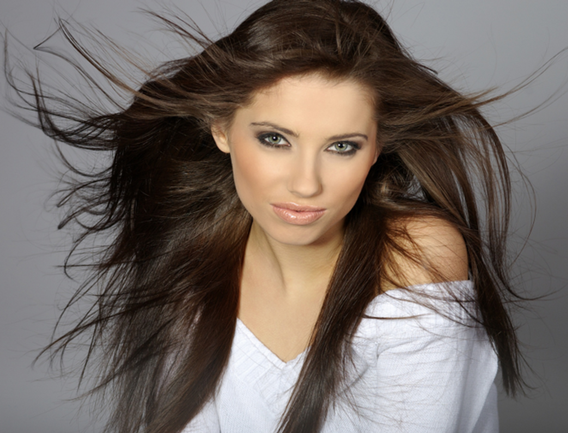 Jak przyspieszyć wzrost włosów? Najlepsze domowe sposoby