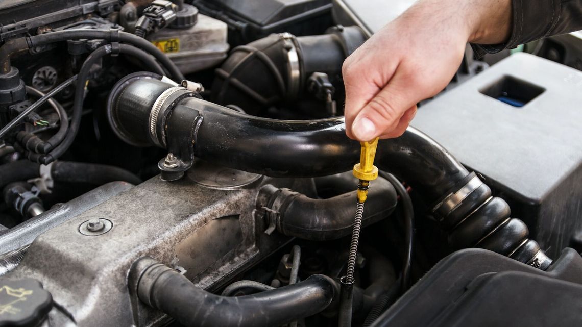 Jak regularna wymiana oleju wpływa na żywotność Twojego samochodu?
