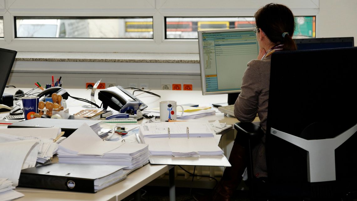 Jak siedzenie prowadzi do zakrzepicy