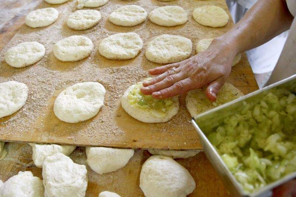 Jak upiec cebularze w domu?