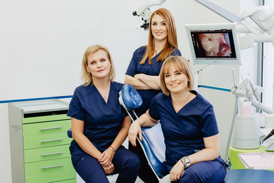 Jak uzyskać biały, naturalny uśmiech? Medicum Dent zdradza sekrety stomatologii estetycznej