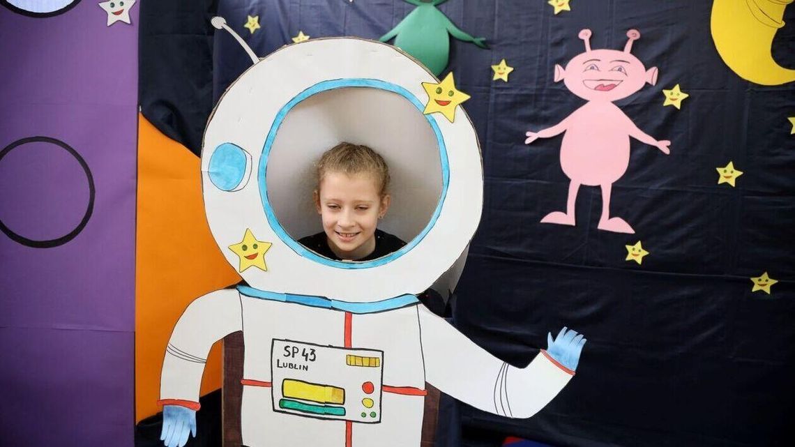 Jak w kosmosie. A to szkoła otworzyła drzwi dla uczniów