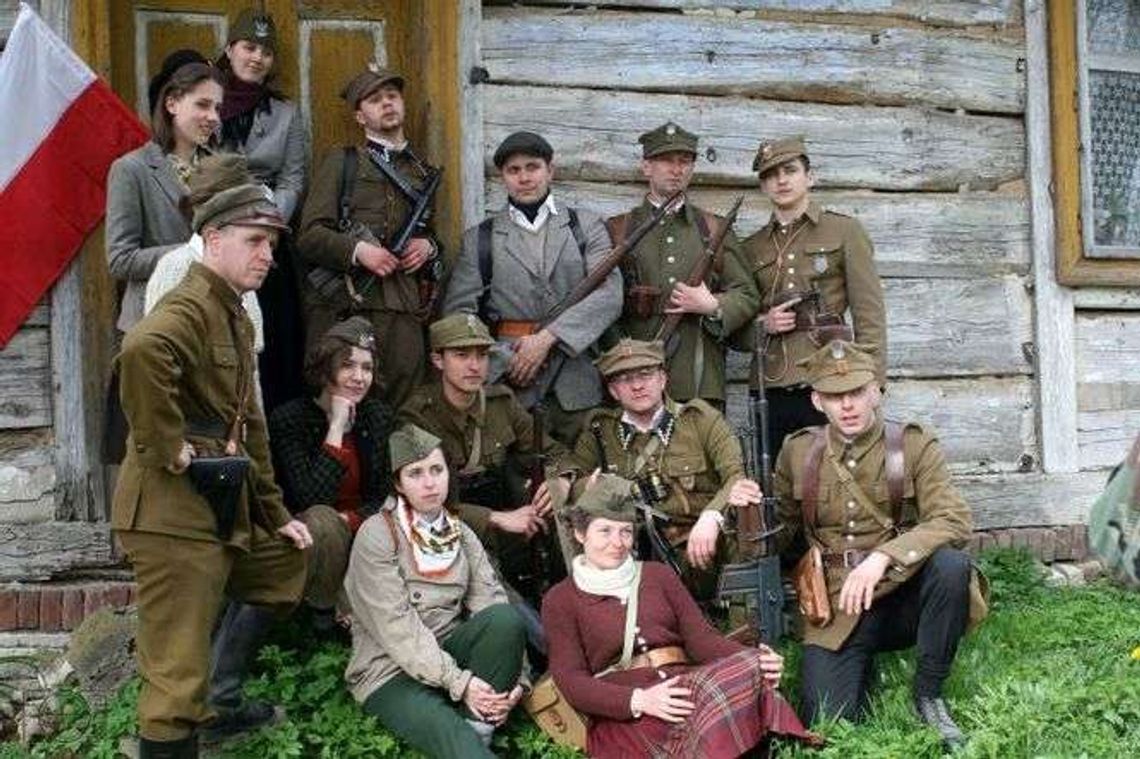 Jak wciągnąć młodych ludzi do patriotyzmu historycznego? Budują żywy pomnik „Zapory”