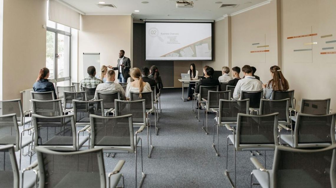 Jak wybrać sprzęt multimedialny do szkoły? Jak wybrać sprzęt multimedialny do szkoły?