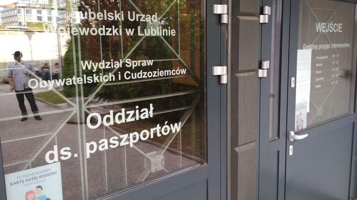 Jak wyrobić paszport w Lublinie? Są kolejki, ale będzie można zarejestrować się telefonicznie Jak wyrobić paszport w Lublinie? Są kolejki, ale będzie można zarejestrować się telefonicznie