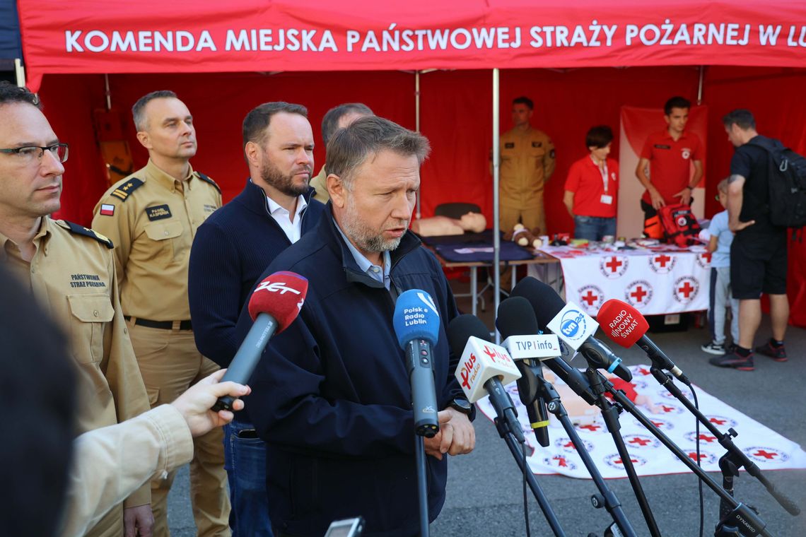 Jak zachować się, gdy zawyją syreny? Minister w Lublinie. Strażacy uczą mieszkańców reagowania na alarmy Jak zachować się, gdy zawyją syreny? Minister w Lublinie. Strażacy uczą mieszkańców reagowania na alarmy