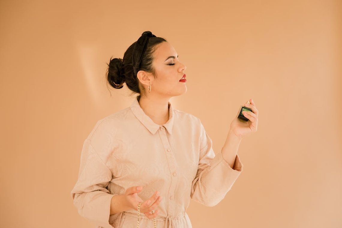 Jak zapach wpływa na to, jak postrzegają nas inni w nowym otoczeniu?