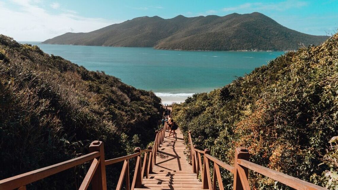 Jak zaplanować tani lot z Warszawy na Teneryfę? Terminy, linie i praktyczne wskazówki