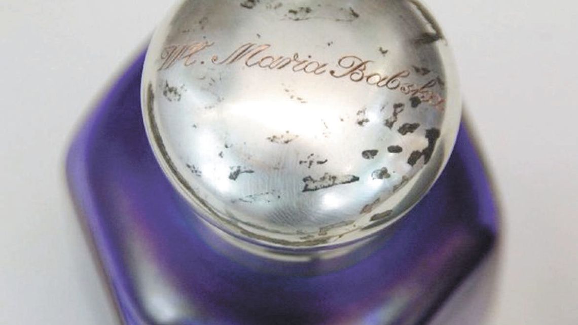 Jakich kosmetyków używał Henryk Sienkiewicz. Nowe eksponaty ze Szwajcarii