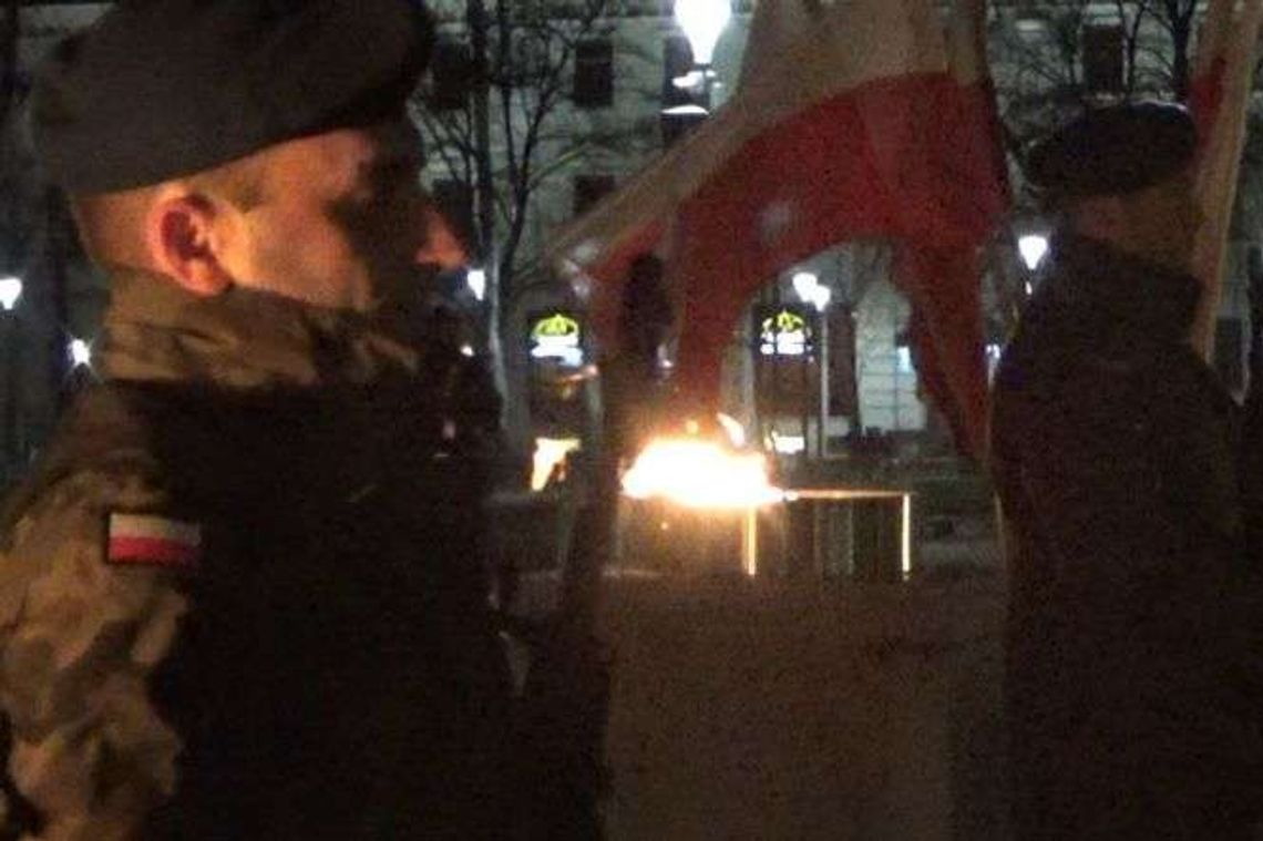 Jakie było najważniejsze dla Polski wydarzenie XIX wieku? Uroczystości na pl. Litewskim Jakie było najważniejsze dla Polski wydarzenie XIX wieku? Uroczystości na pl. Litewskim