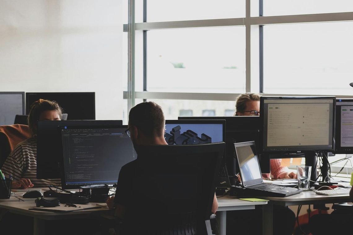 Jakie technologie przyszłości zmienią świat? Trendy, które już wpływają na nasze życie