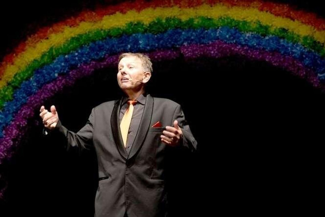 "Jakiś cwaniak podrabia w radiu mój głos". Rozmowa z Zenonem Laskowikiem "Jakiś cwaniak podrabia w radiu mój głos". Rozmowa z Zenonem Laskowikiem