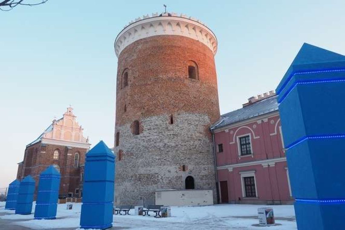 Jan Gryka w Muzeum Lubelskim: Sztuczne kwiaty, mąka i niebieskie wieże Jan Gryka w Muzeum Lubelskim: Sztuczne kwiaty, mąka i niebieskie wieże