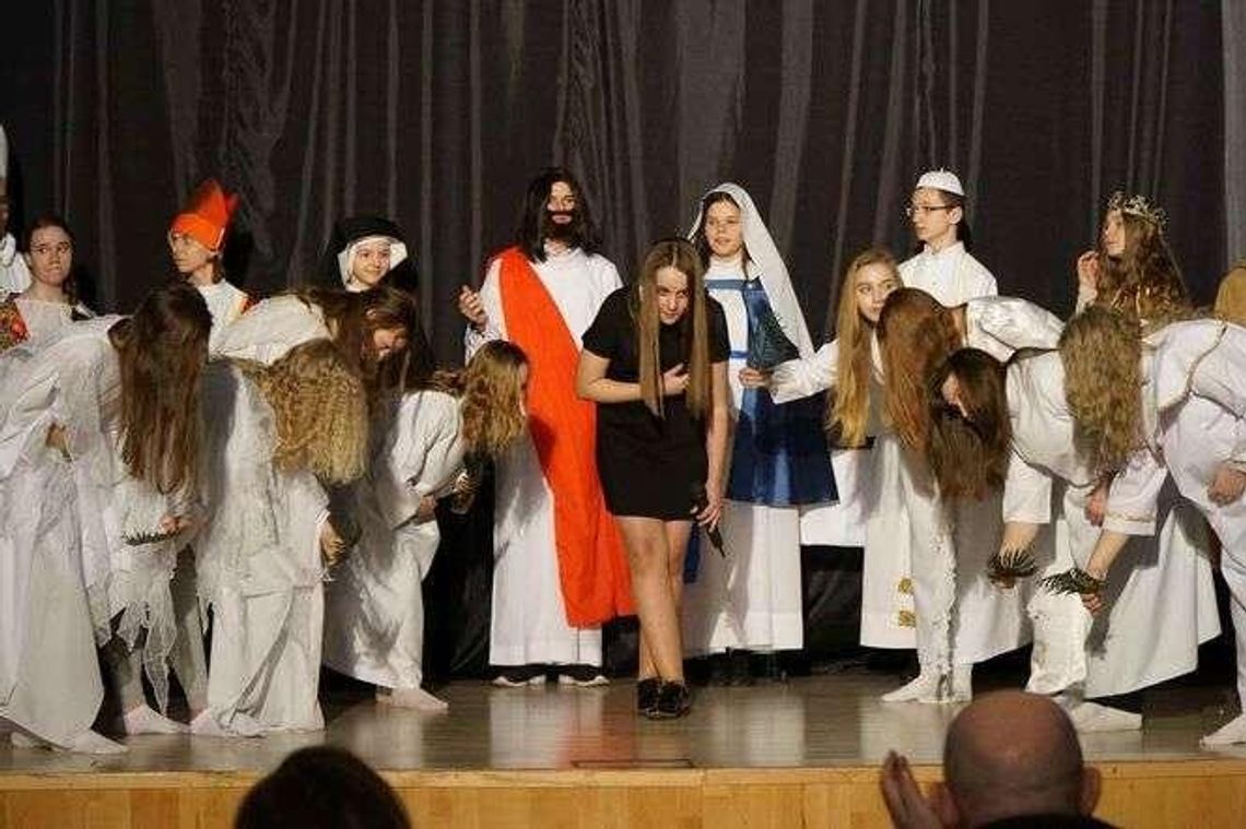 Jan Paweł II i teatr. Młodzi aktorzy w Zespole Szkół nr 5 w Lublinie Jan Paweł II i teatr. Młodzi aktorzy w Zespole Szkół nr 5 w Lublinie