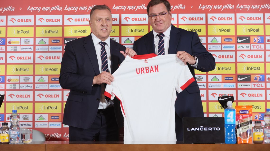 Jan Urban został oficjalnie zaprezentowany jako selekcjoner reprezentacji Polski Jan Urban został oficjalnie zaprezentowany jako selekcjoner reprezentacji Polski