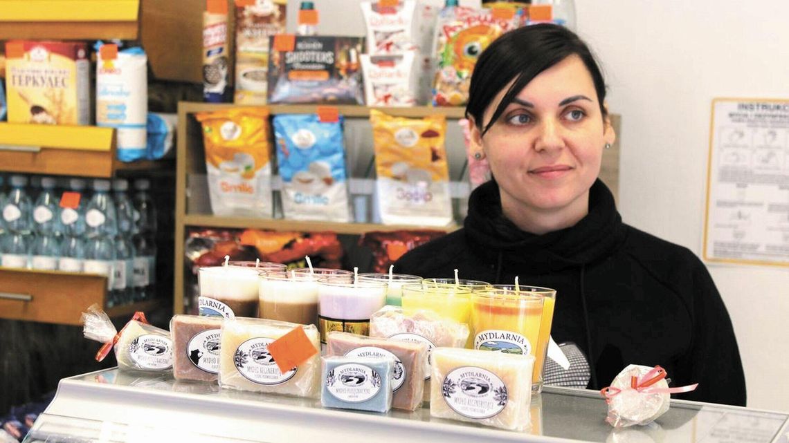 Janina w Polsce musiała zacząć od zera. Teraz sprzedaje zefirki