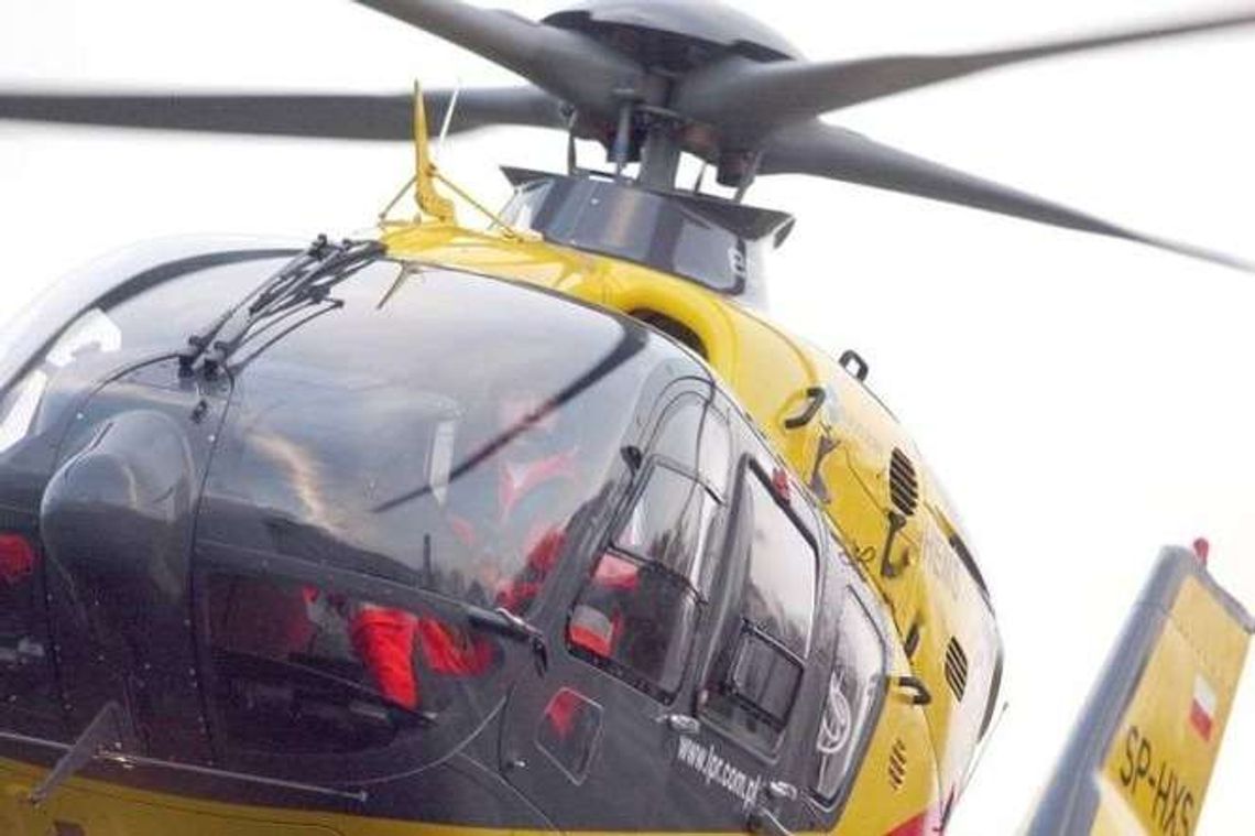 Janów Lubelski: Robotnik spadł na betonowe schody. Trafił do szpitala