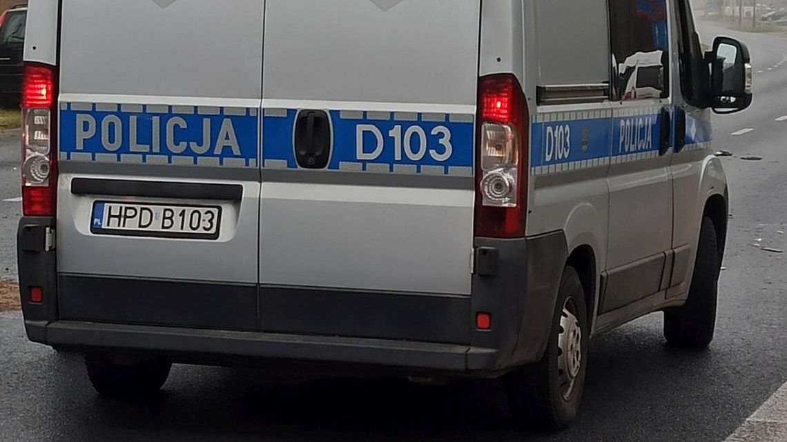 Janów Lubelski: Wjechał w zaparkowany samochód i uciekł