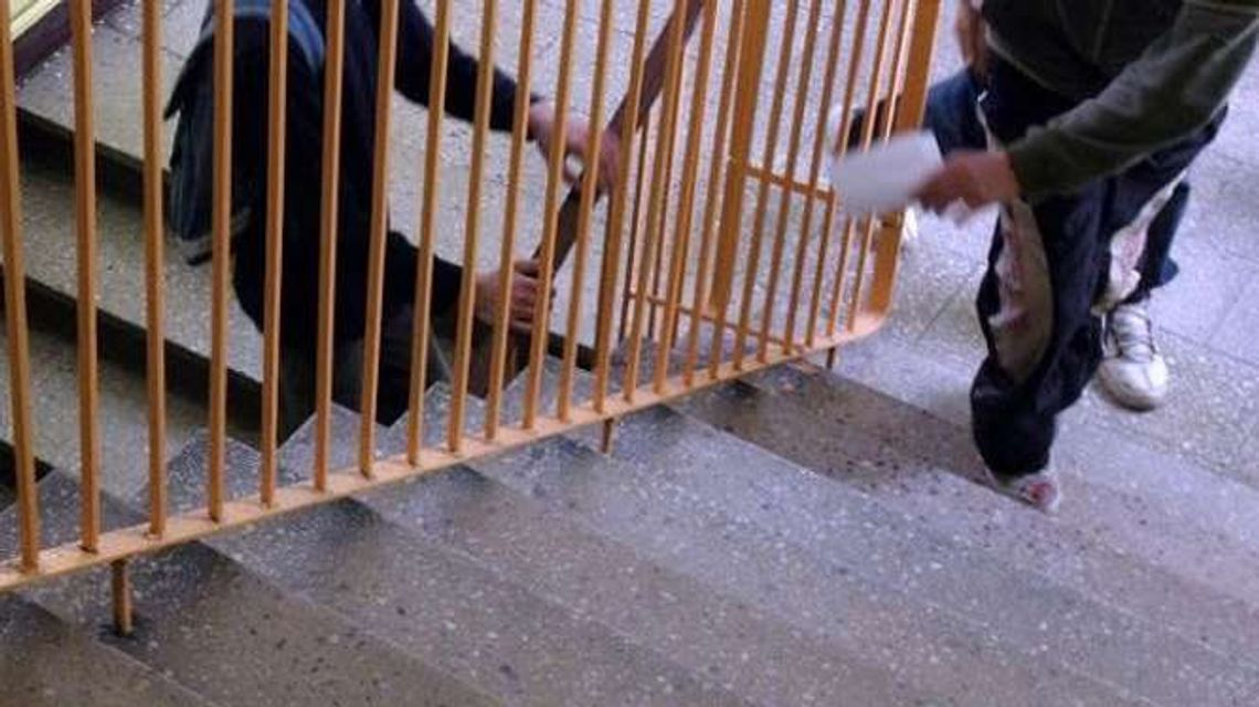 Janowiec: Uczniów zastąpią gospodynie i emeryci