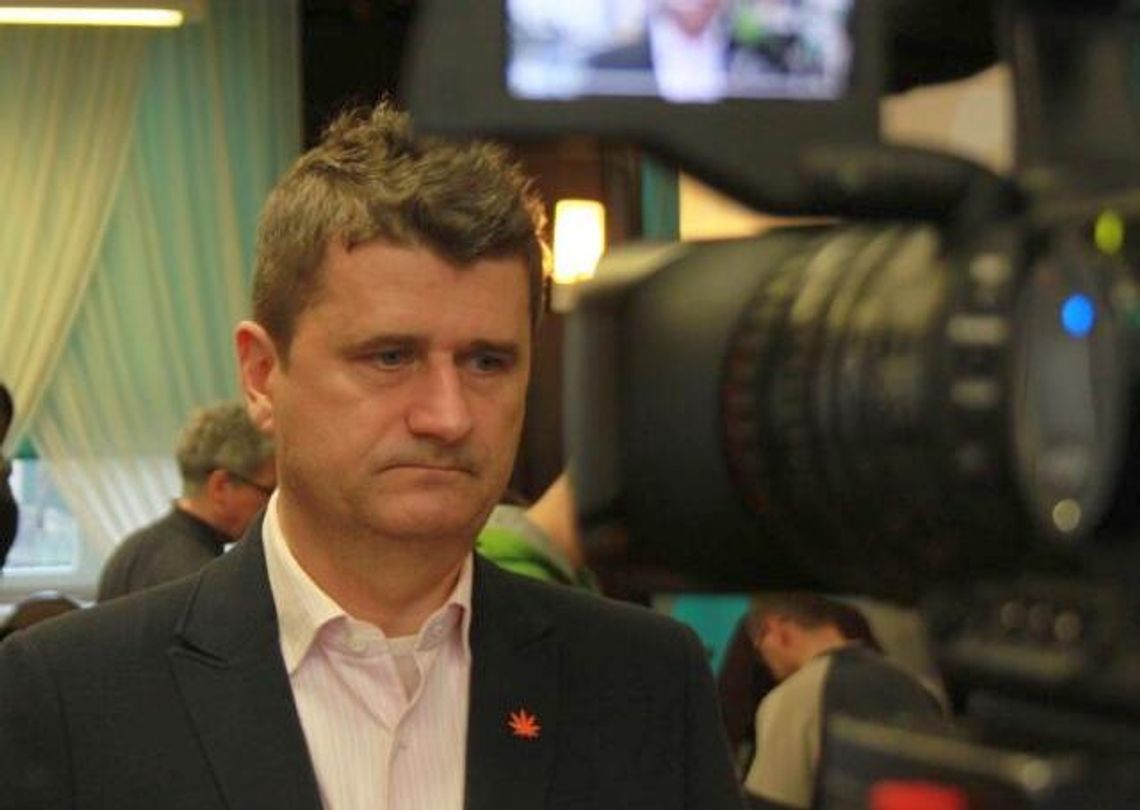 Janusz Palikot bada się sam