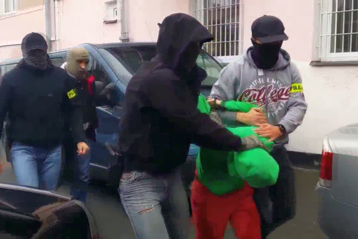 Japończyk oślepiał pilotów. Kim jest Shin M.?