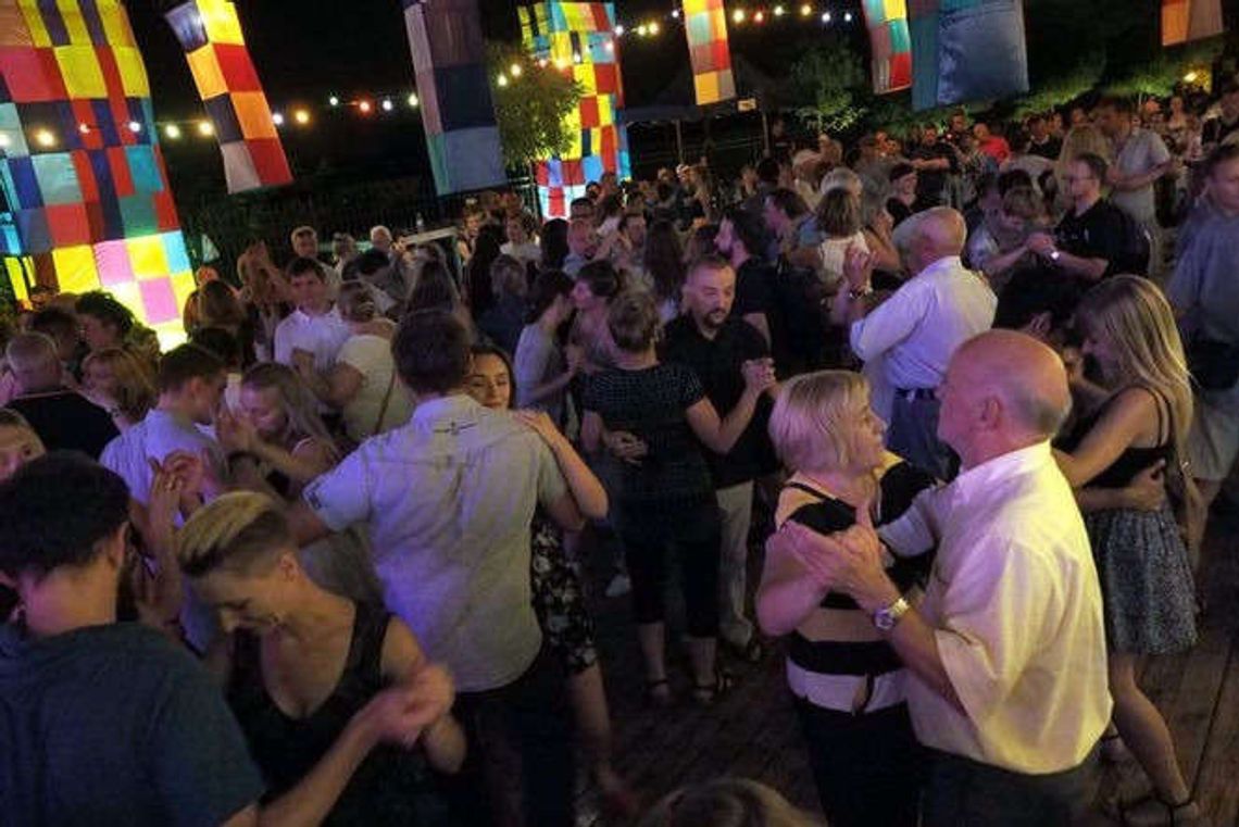 Jarmark Jagielloński 2015: Wybierz się na potańcówkę (wideo, zdjęcia) Jarmark Jagielloński 2015: Wybierz się na potańcówkę (wideo, zdjęcia)