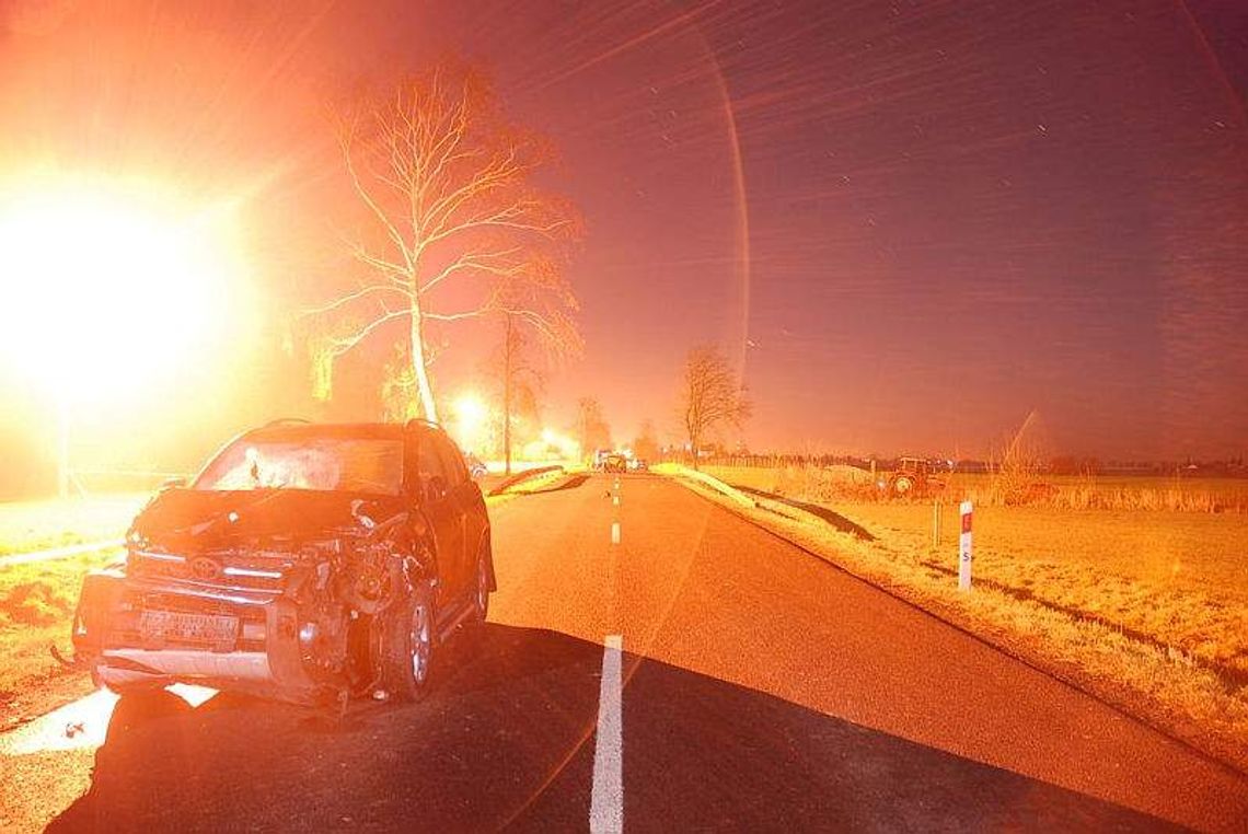 Jarosławiec: Toyota zjechała w grupę ludzi. Dwie osoby nie żyją (zdjęcia) Jarosławiec: Toyota zjechała w grupę ludzi. Dwie osoby nie żyją (zdjęcia)