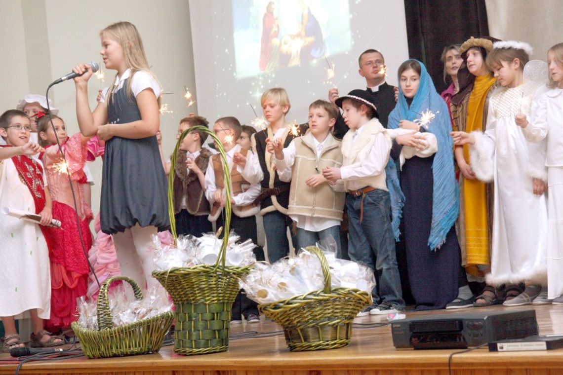 Jasełka uczniów SP 43 w Lublinie (zdjęcia) Jasełka uczniów SP 43 w Lublinie (zdjęcia)