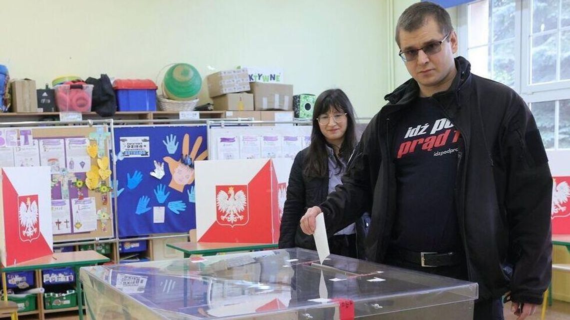 Jastków głosuje na wójta (zdjęcia)