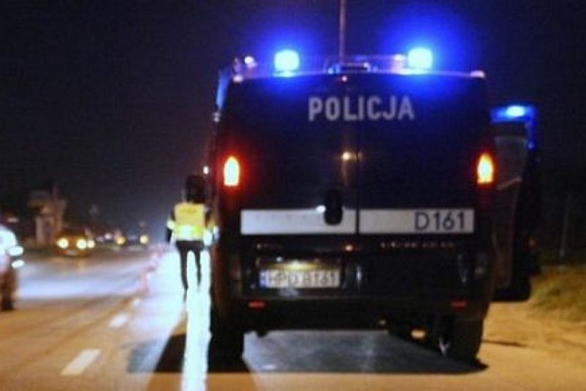 Jastków: Zderzenie trzech samochodów i ciężarówki Jastków: Zderzenie trzech samochodów i ciężarówki