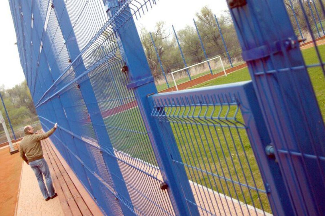 Jaszczów: Nie zawsze można pograć w piłkę Jaszczów: Nie zawsze można pograć w piłkę