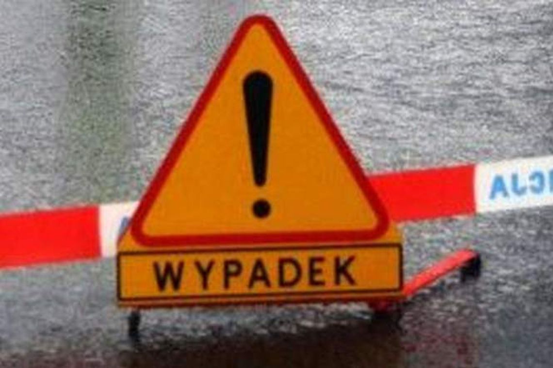 Jatutów: Wypadek na drodze nr 74 pod Zamościem Jatutów: Wypadek na drodze nr 74 pod Zamościem