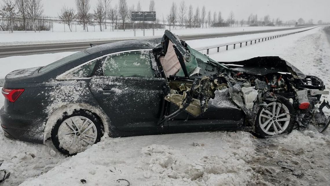 Jechał za blisko TIR-a. Nie zdążył zahamować