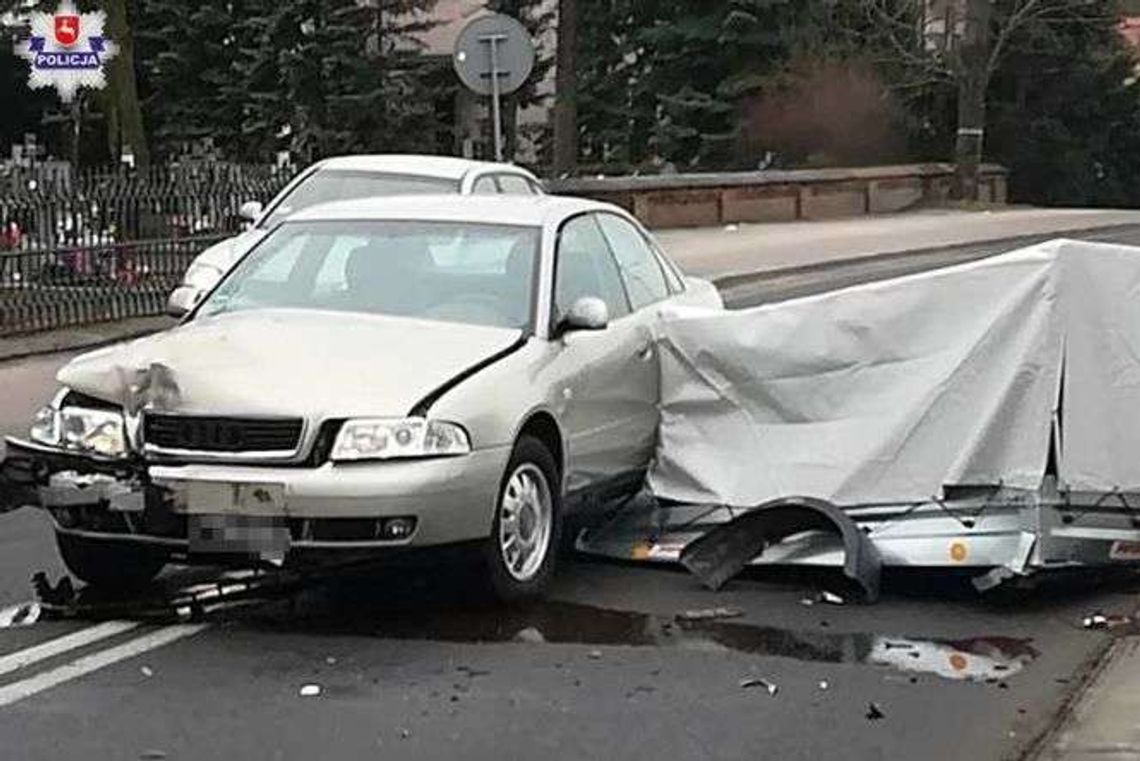 Jechał za szybko. Na zakręcie staranował skodę  