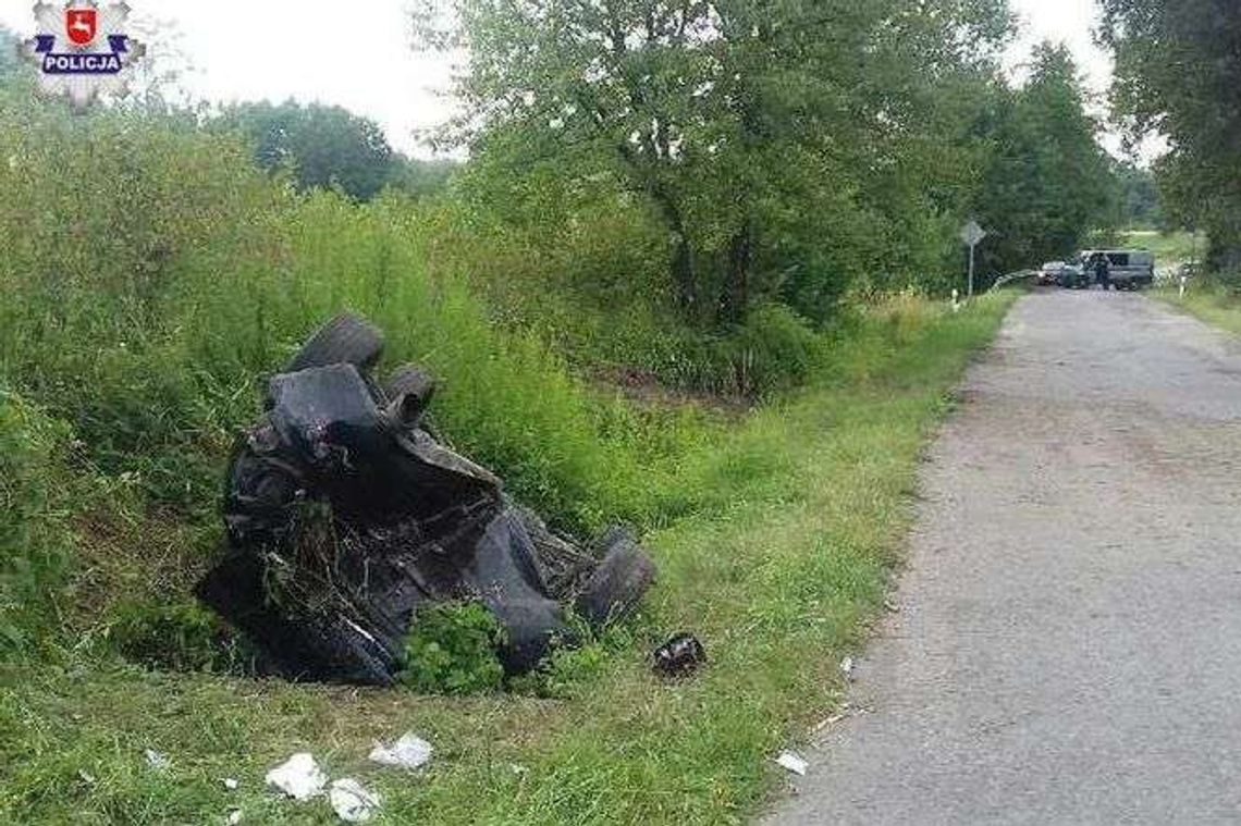 Jechał zbyt szybko i dachował. 22-latek poważnie ranny