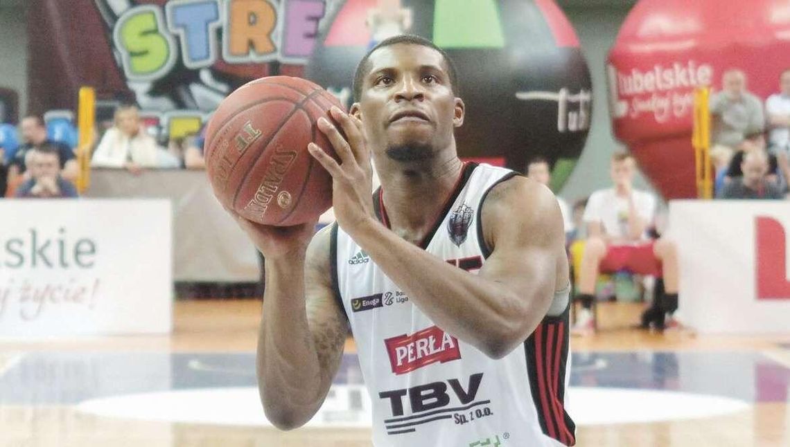 Jeden Amerykanin zostaje w TBV Starcie, a drugi odchodzi