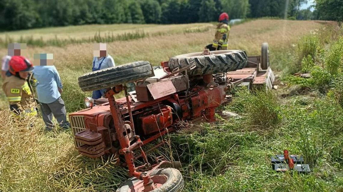 Jeden ciągnik przygniótł kobietę, a drugi wiózł pijanego traktorzystę. Skończyło się wypadkiem Jeden ciągnik przygniótł kobietę, a drugi wiózł pijanego traktorzystę. Skończyło się wypadkiem