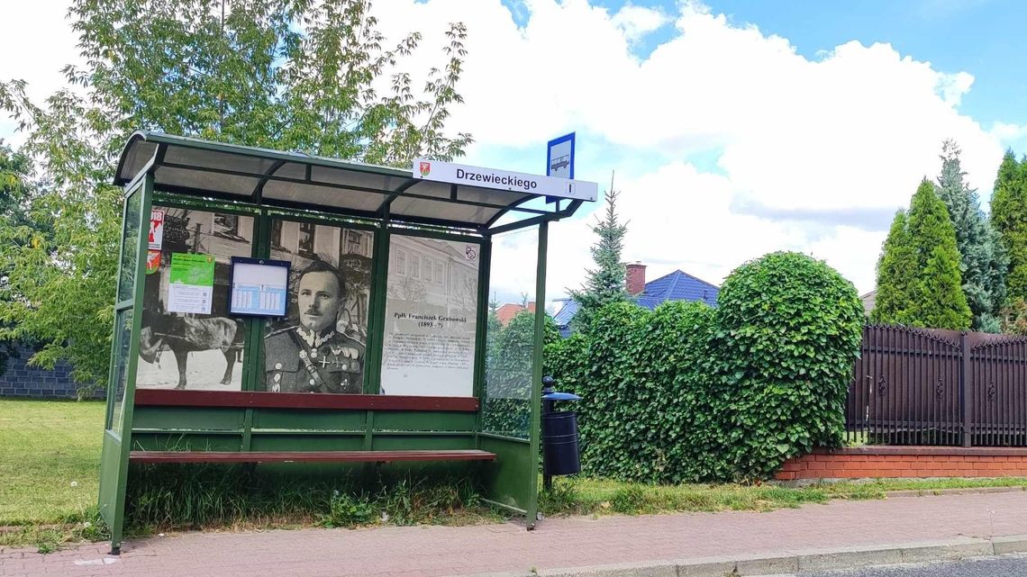 Jeden przystanek na ulicy to za mało. Starsi mieszkańcy chcą drugiego Jeden przystanek na ulicy to za mało. Starsi mieszkańcy chcą drugiego