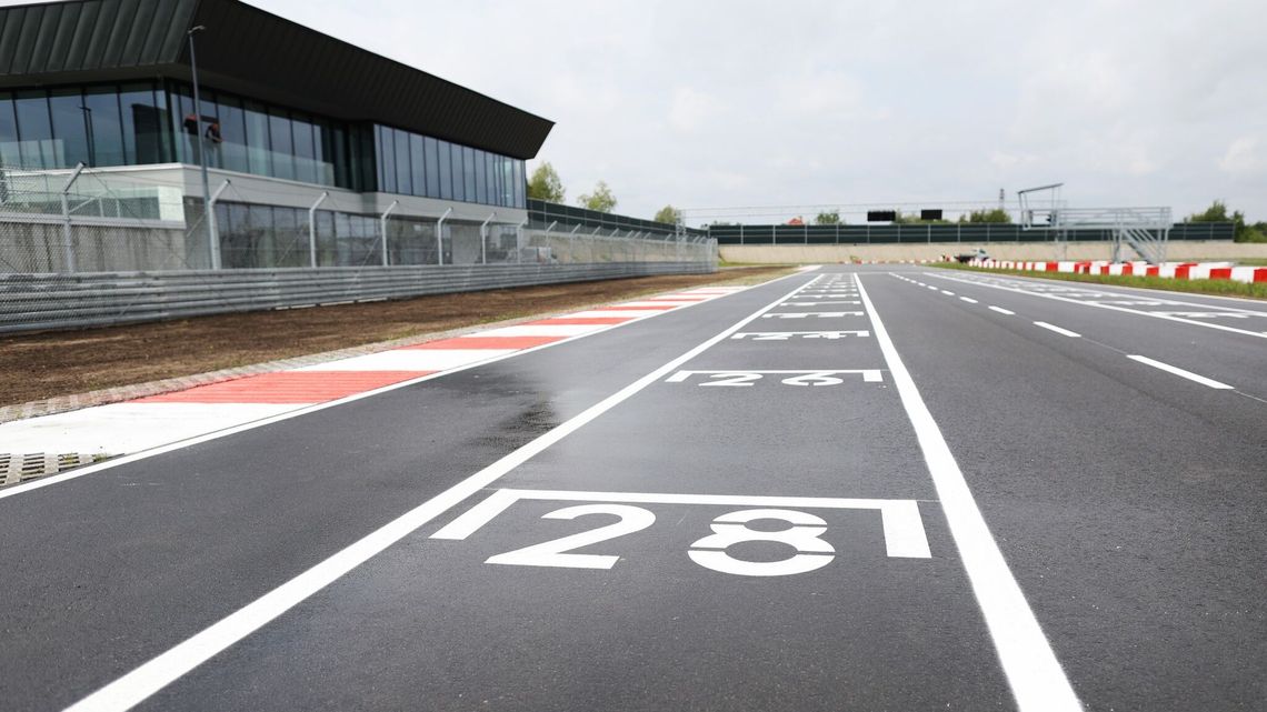 Jeden z najlepszych torów w Polsce. Autodrom ma licencje, zaczyna szukać pracowników