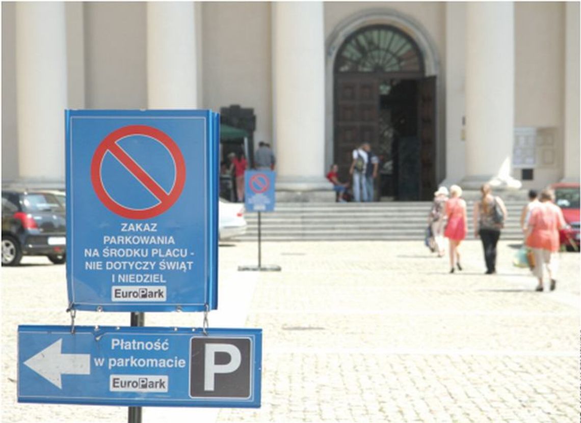 Jednak kara. Za postój przed lubelską katedrą Jednak kara. Za postój przed lubelską katedrą