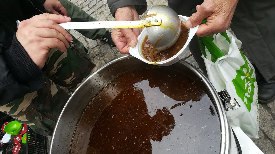 Jedzenie Zamiast Wojen. „Bieda i smutek są obok nas"