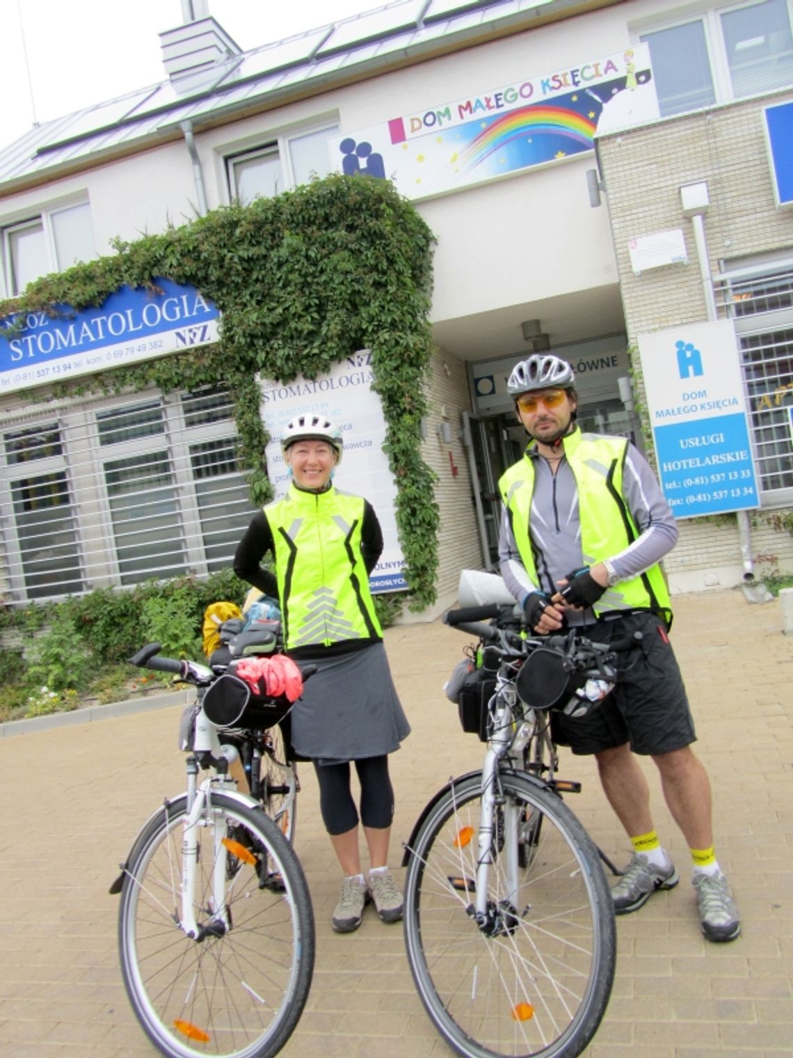 Jedzie na rowerze dookoła Polski. Wyzdrowiał i pomaga Jedzie na rowerze dookoła Polski. Wyzdrowiał i pomaga