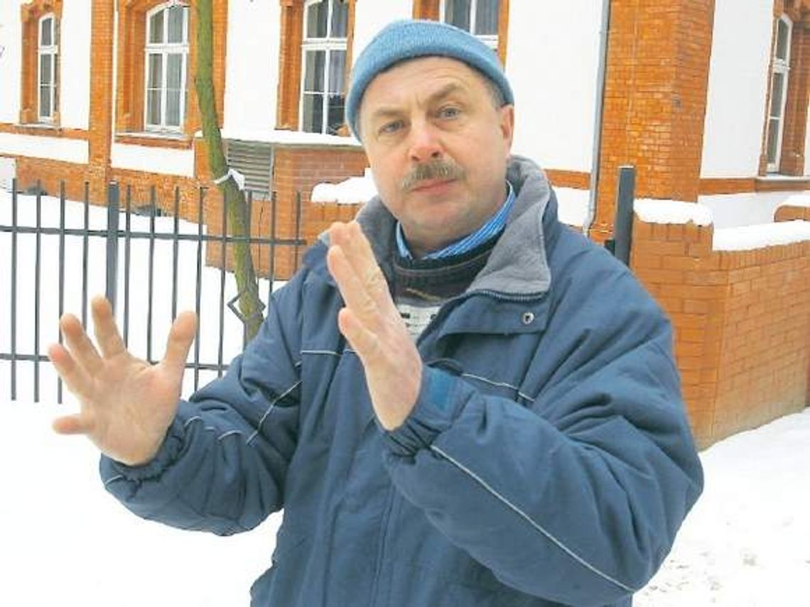 Jego matka miała udar. Oskarżają go o bezzsasadne wezwanie karetki
