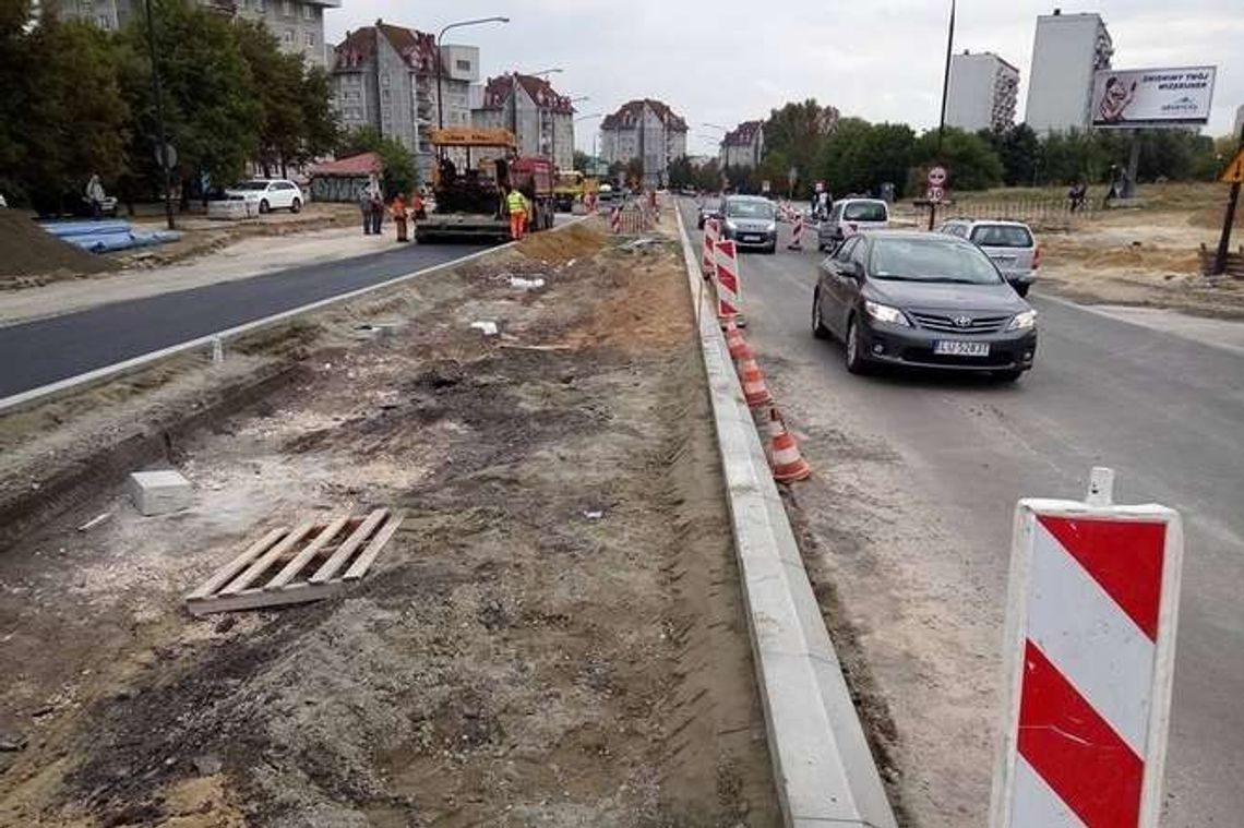 Jesień zaskoczyła drogowców. Kolejne utrudnienia na al. Kompozytorów Polskich