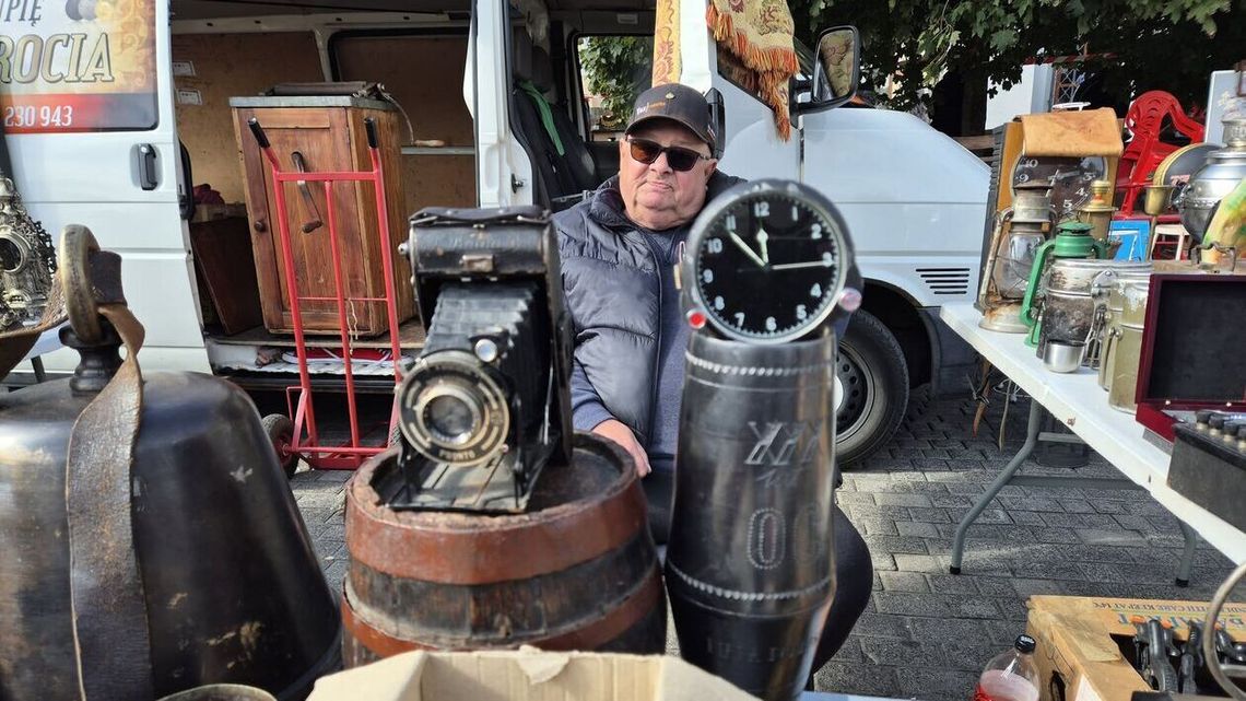 Jesienna aura na targu staroci Jesienna aura na targu staroci