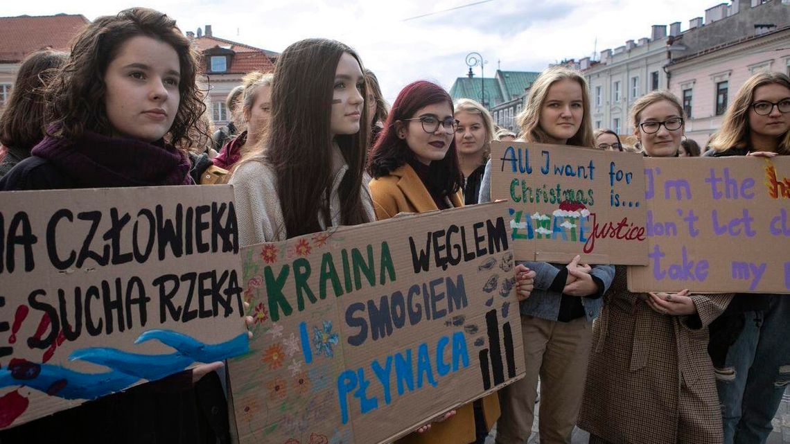 "Jeśli władza nie zacznie działać, to my obalimy tę władzę!". Młodzieżowy Strajk Klimatyczny w Lublinie [wideo, zdjęcia]