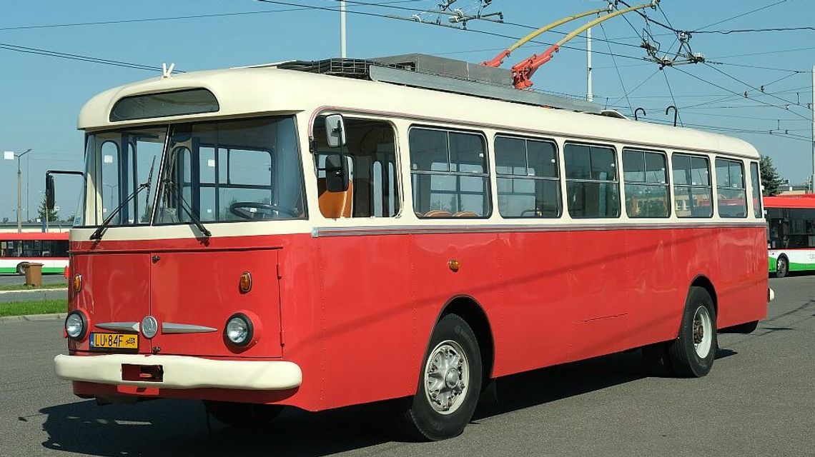 Jest czerwony i zabytkowy. Jedyny taki trolejbus zaprosi na przejażdżkę po Lublinie